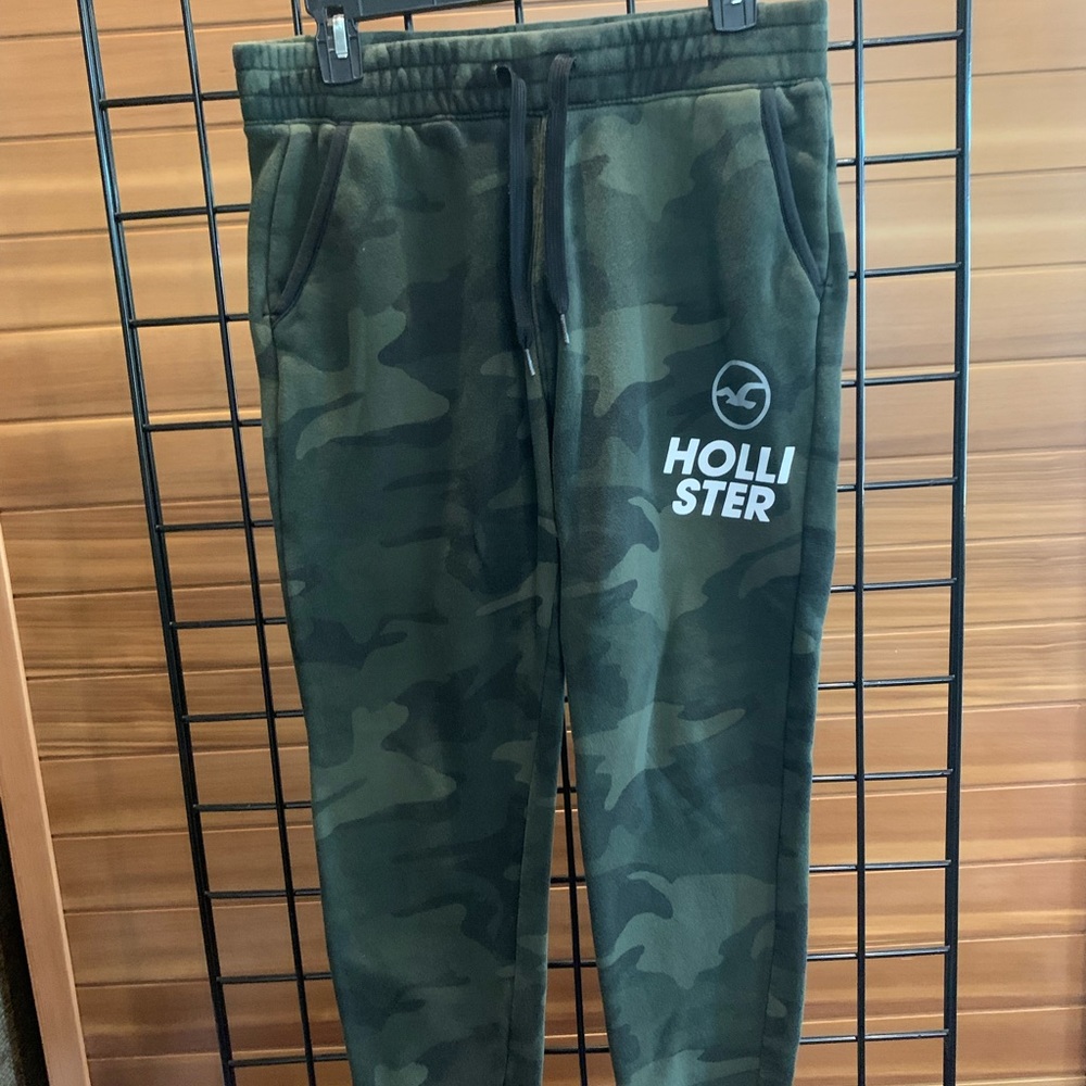 Hollister Camo Sweatpants